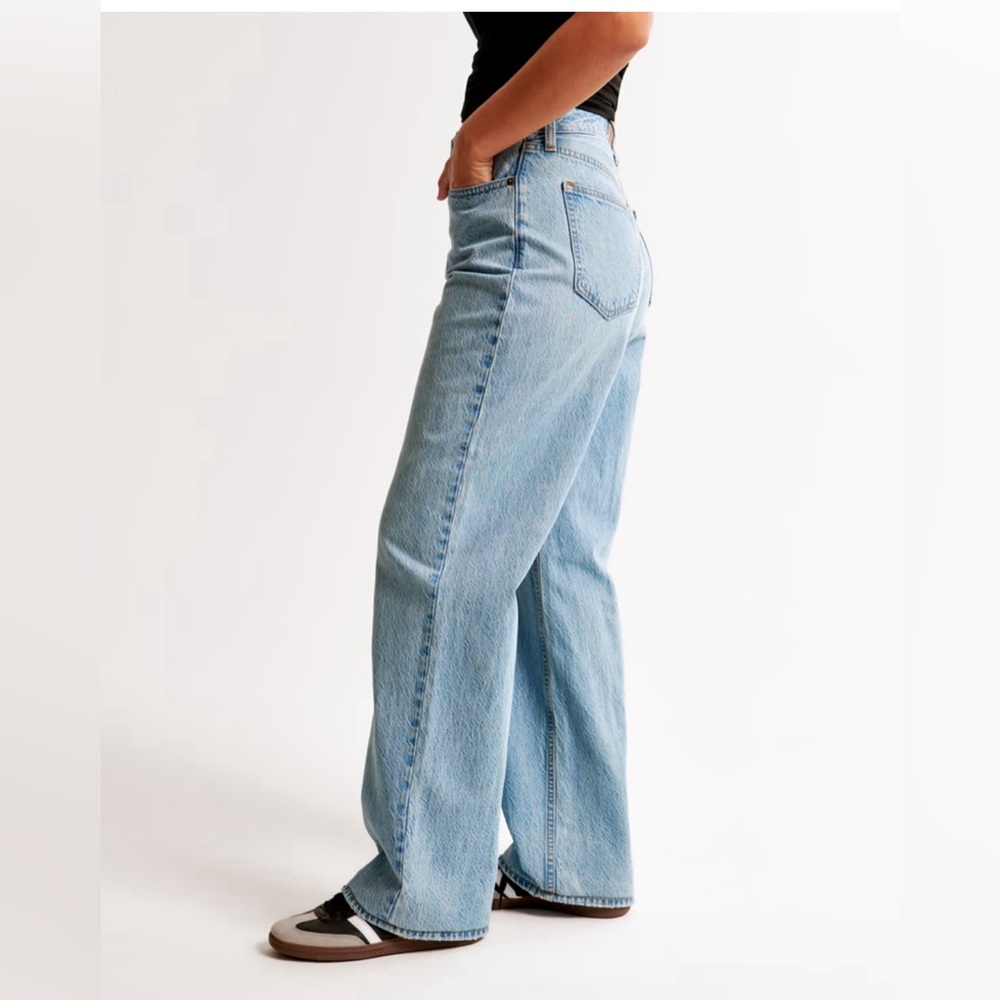 Abercrombie Curve Love High Rise Loose Jean